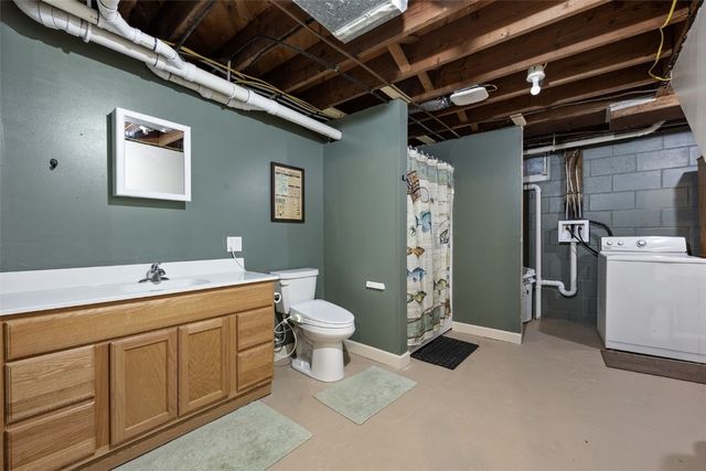 108 South Street, Urbana, IA 52345