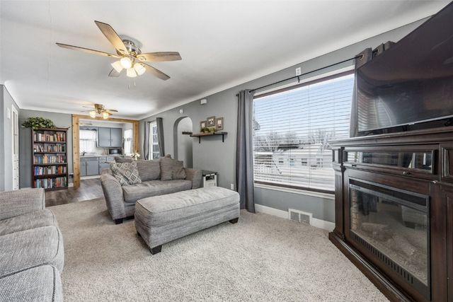 108 South Street, Urbana, IA 52345