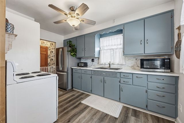 108 South Street, Urbana, IA 52345