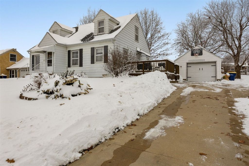 108 South Street, Urbana, IA 52345