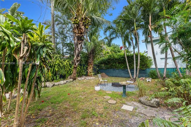 325 Bird Rd, Coral Gables, FL 33146