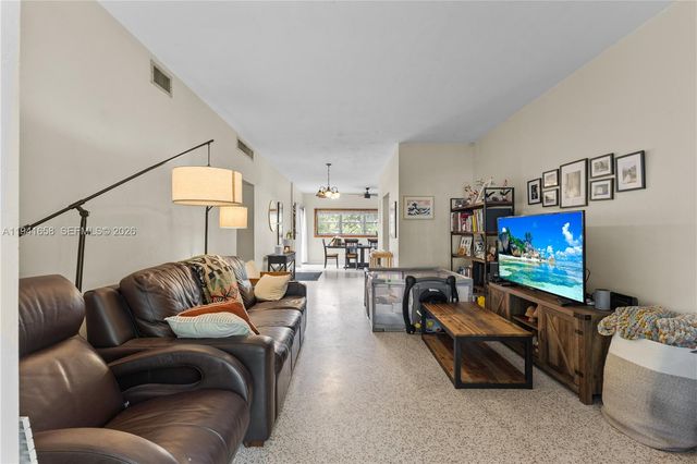 325 Bird Rd, Coral Gables, FL 33146