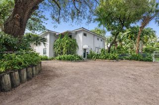 325 Bird Rd, Coral Gables, FL 33146