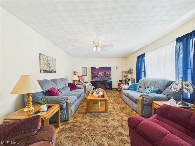 904 Lenox New Lyme Road, Jefferson, OH 44047