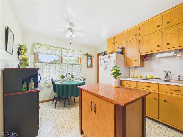 904 Lenox New Lyme Road, Jefferson, OH 44047