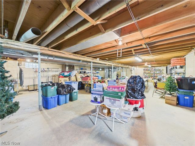 904 Lenox New Lyme Road, Jefferson, OH 44047