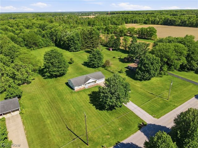 904 Lenox New Lyme Road, Jefferson, OH 44047