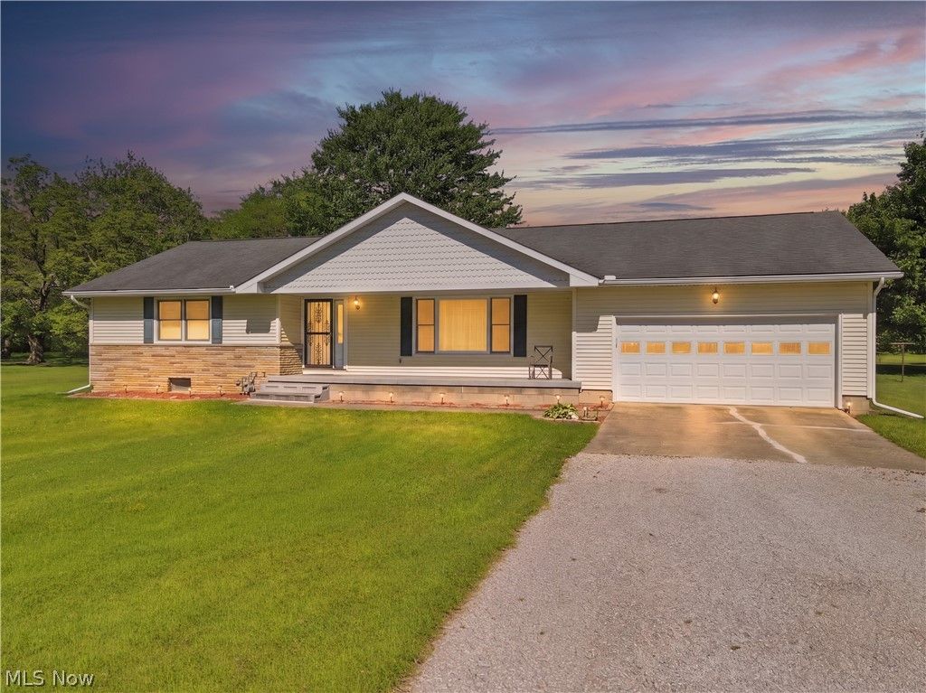 904 Lenox New Lyme Road, Jefferson, OH 44047