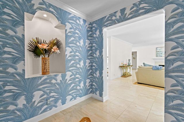 117 Via Vizcaya, Palm Beach, FL 33480