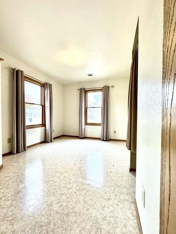 1378 THRUSH STREET, Green Bay, WI 54303