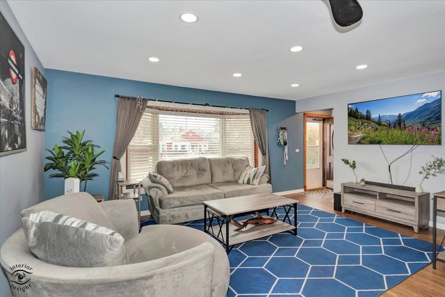 5465 N Nottingham Avenue, Chicago, IL 60656