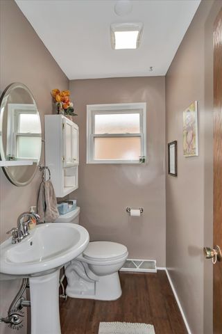 5465 N Nottingham Avenue, Chicago, IL 60656