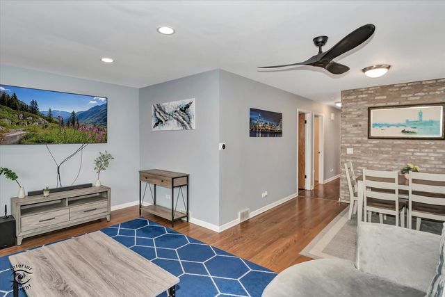 5465 N Nottingham Avenue, Chicago, IL 60656