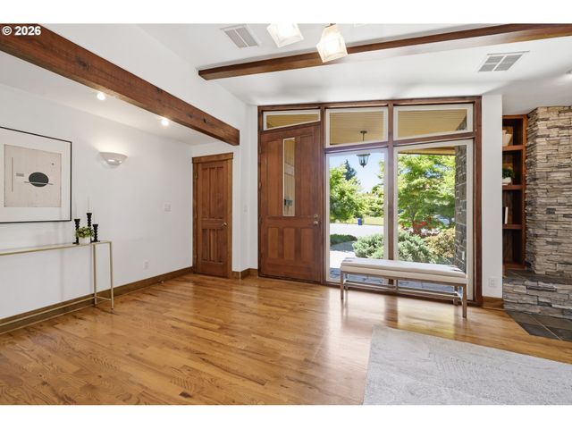 2475 LARIAT MEADOWS Dr, Eugene, OR 97401