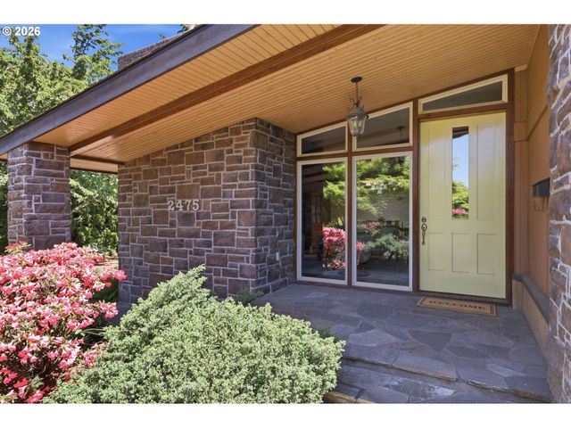 2475 LARIAT MEADOWS Dr, Eugene, OR 97401
