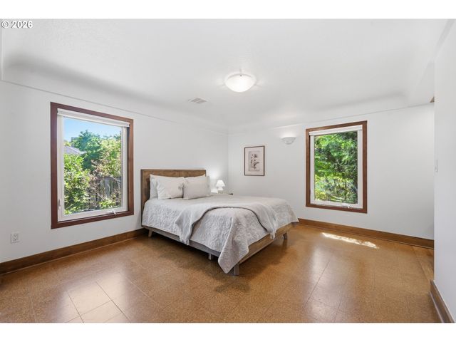2475 LARIAT MEADOWS Dr, Eugene, OR 97401