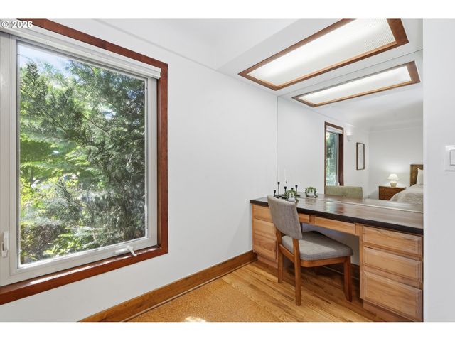 2475 LARIAT MEADOWS Dr, Eugene, OR 97401