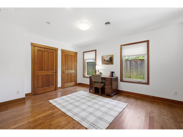 2475 LARIAT MEADOWS Dr, Eugene, OR 97401