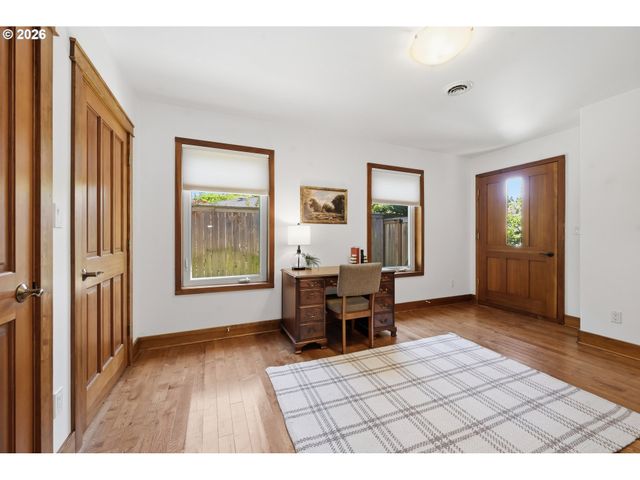 2475 LARIAT MEADOWS Dr, Eugene, OR 97401