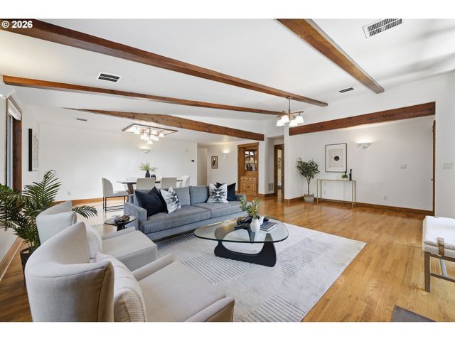 2475 LARIAT MEADOWS Dr, Eugene, OR 97401