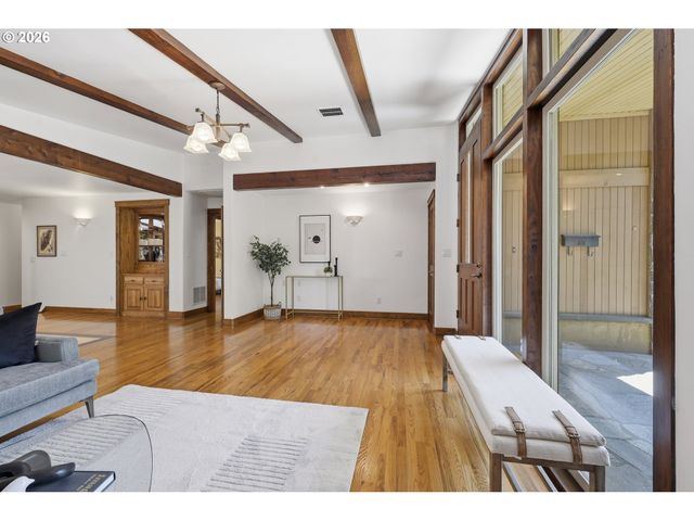 2475 LARIAT MEADOWS Dr, Eugene, OR 97401