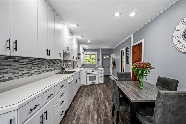 2411 James St, Hopewell Twp, PA 15001