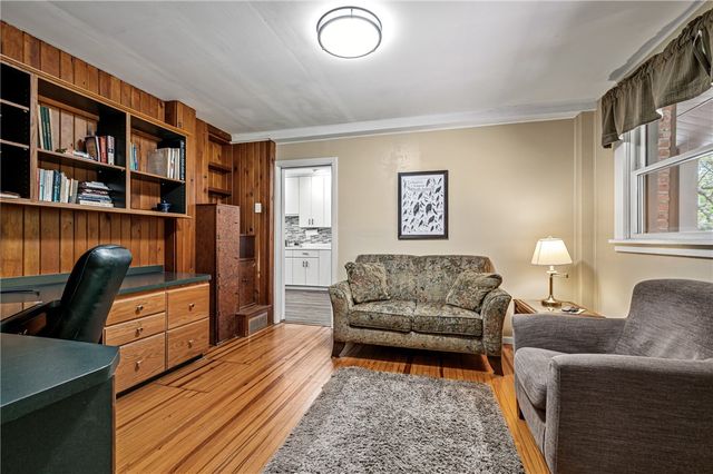 2411 James St, Hopewell Twp, PA 15001