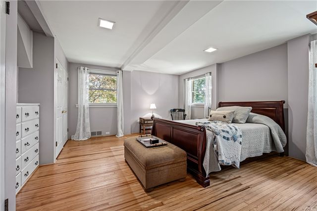 2411 James St, Hopewell Twp, PA 15001