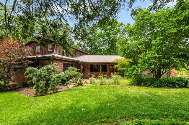 2411 James St, Hopewell Twp, PA 15001