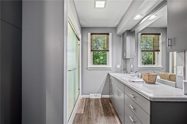 2411 James St, Hopewell Twp, PA 15001