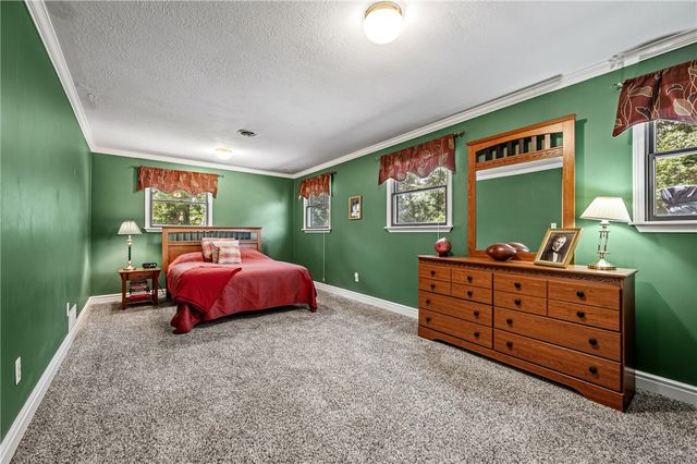 2411 James St, Hopewell Twp, PA 15001