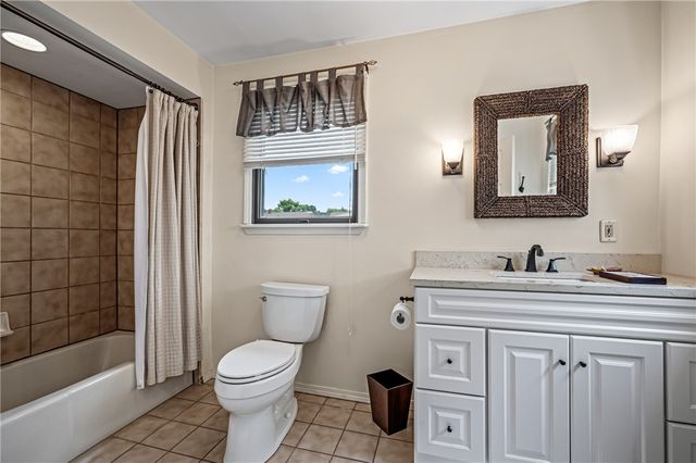 2411 James St, Hopewell Twp, PA 15001