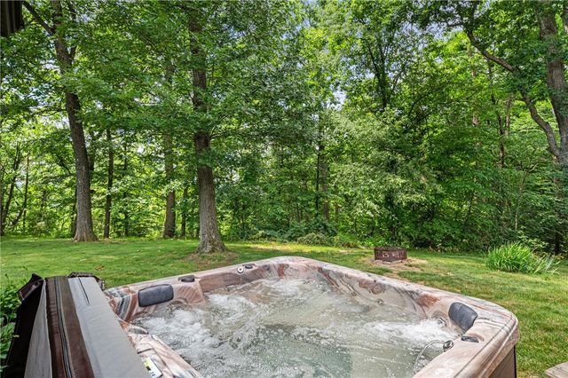 2411 James St, Hopewell Twp, PA 15001