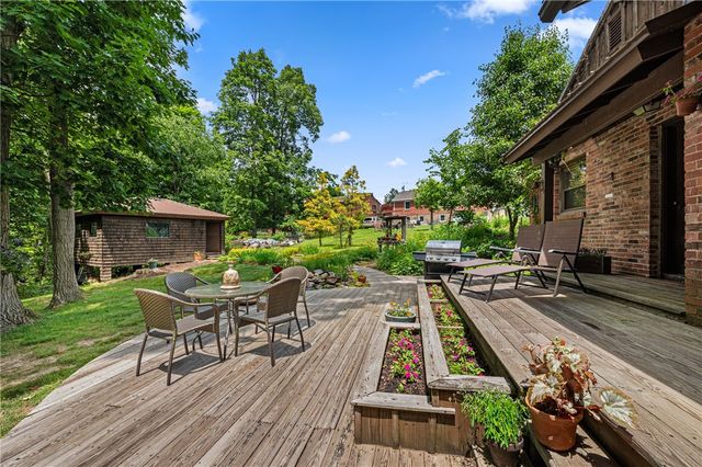 2411 James St, Hopewell Twp, PA 15001