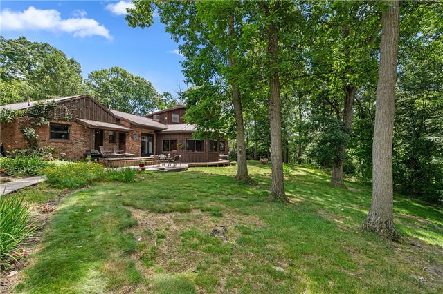 2411 James St, Hopewell Twp, PA 15001