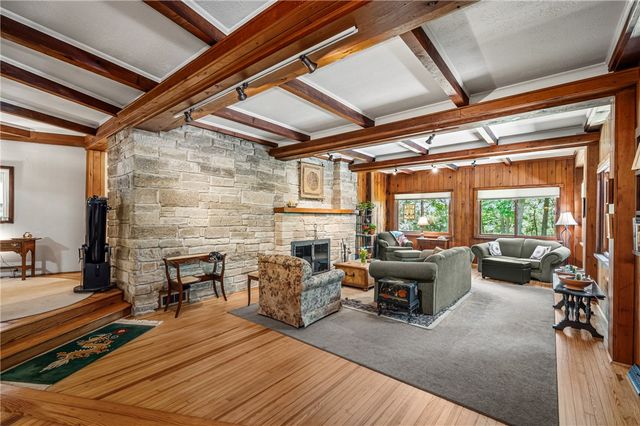 2411 James St, Hopewell Twp, PA 15001