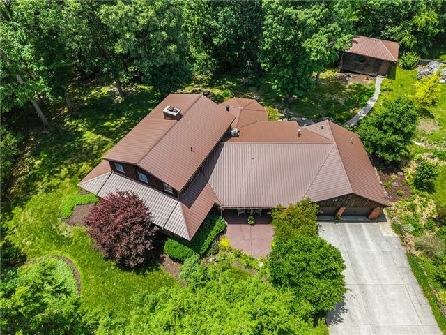 2411 James St, Hopewell Twp, PA 15001