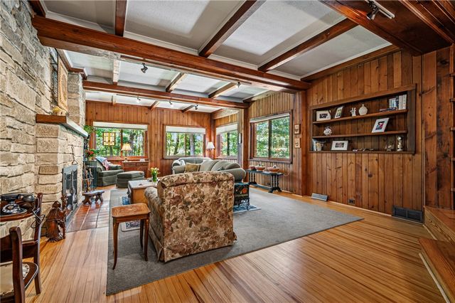 2411 James St, Hopewell Twp, PA 15001