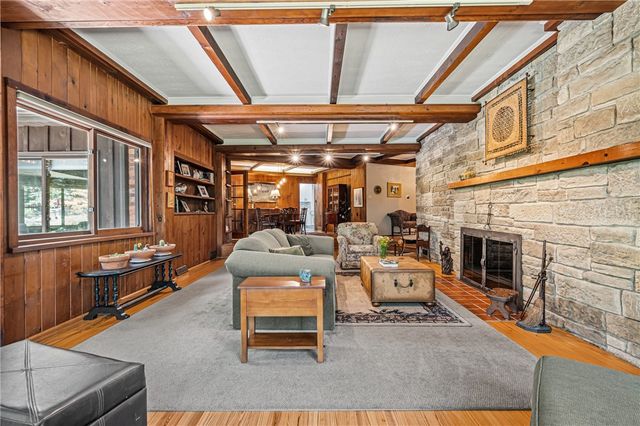 2411 James St, Hopewell Twp, PA 15001