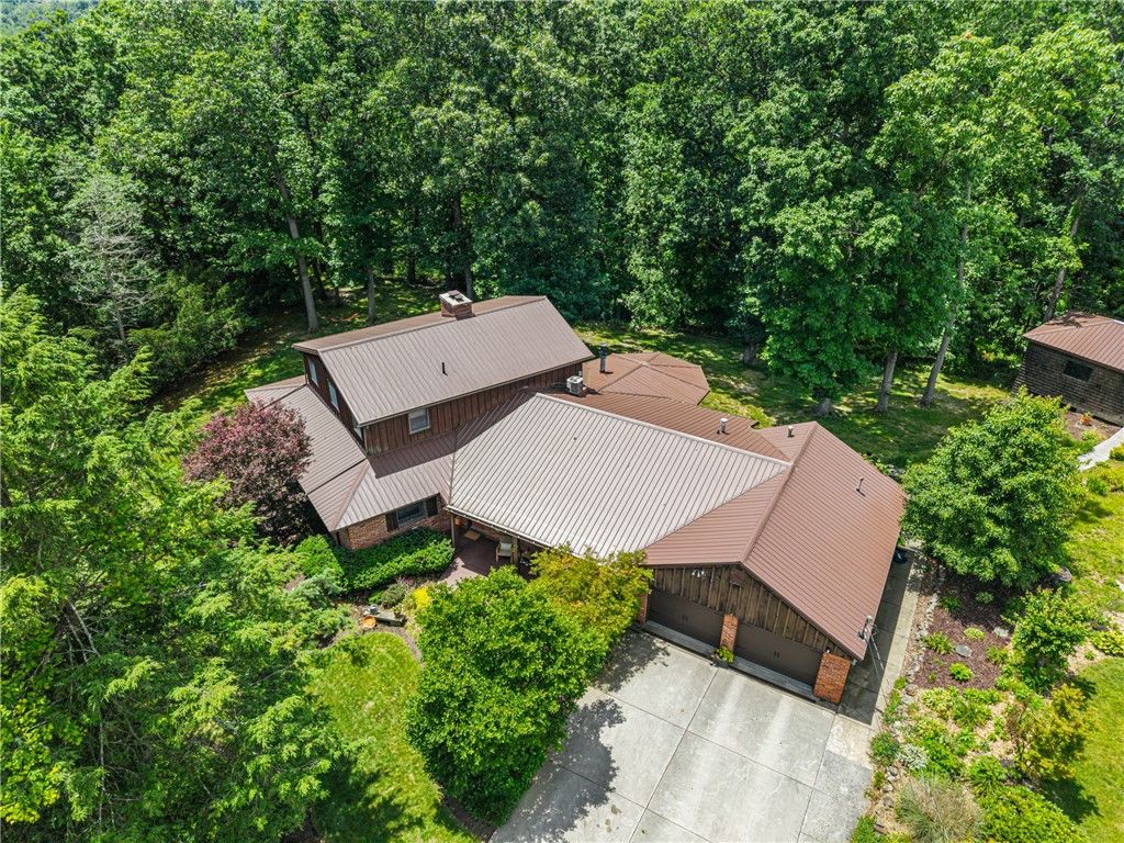 2411 James St, Hopewell Twp, PA 15001