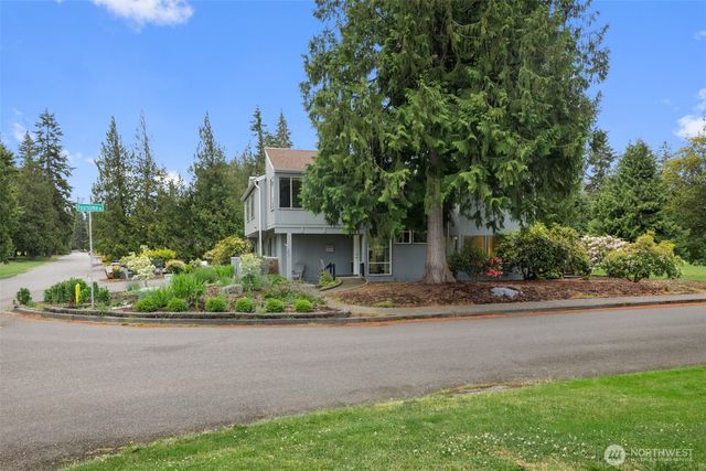 137 Fairway Drive, Sequim, WA 98382