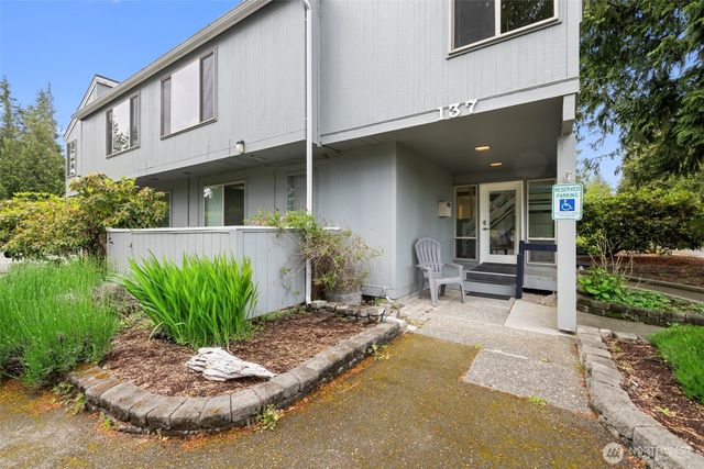 137 Fairway Drive, Sequim, WA 98382