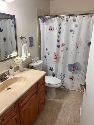9571 NW 52nd Street, Sunrise, FL 33351