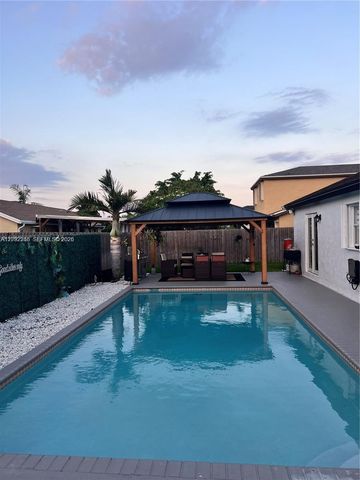 9571 NW 52nd Street, Sunrise, FL 33351