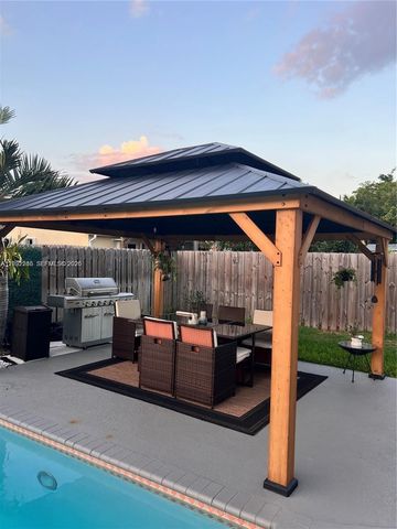 9571 NW 52nd Street, Sunrise, FL 33351