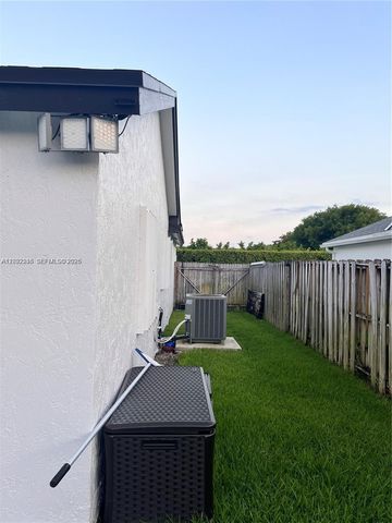 9571 NW 52nd Street, Sunrise, FL 33351
