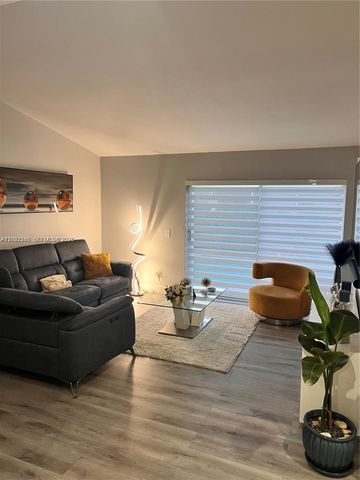 9571 NW 52nd Street, Sunrise, FL 33351