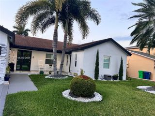 9571 NW 52nd Street, Sunrise, FL 33351