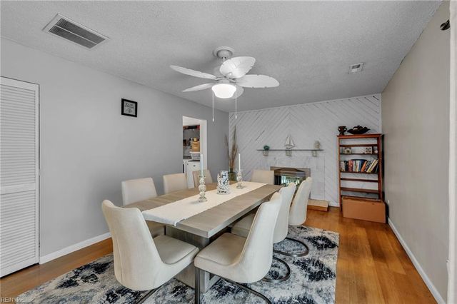 1781 Barkading LN, Virginia Beach, VA 23464