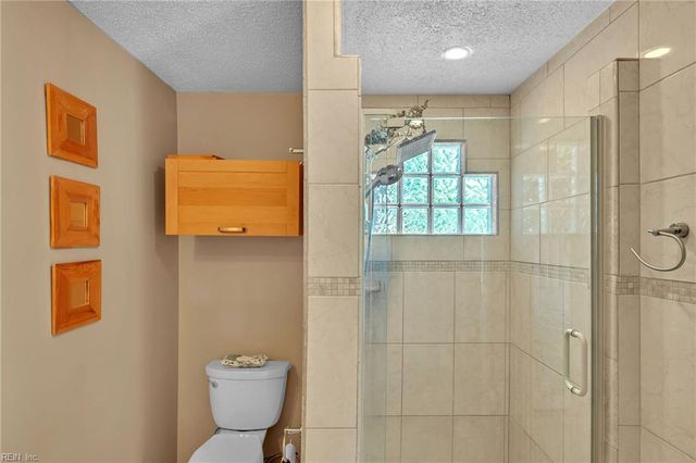 1781 Barkading LN, Virginia Beach, VA 23464